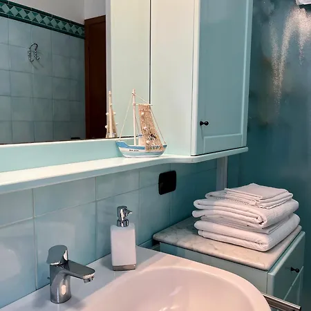 House Apartment *
